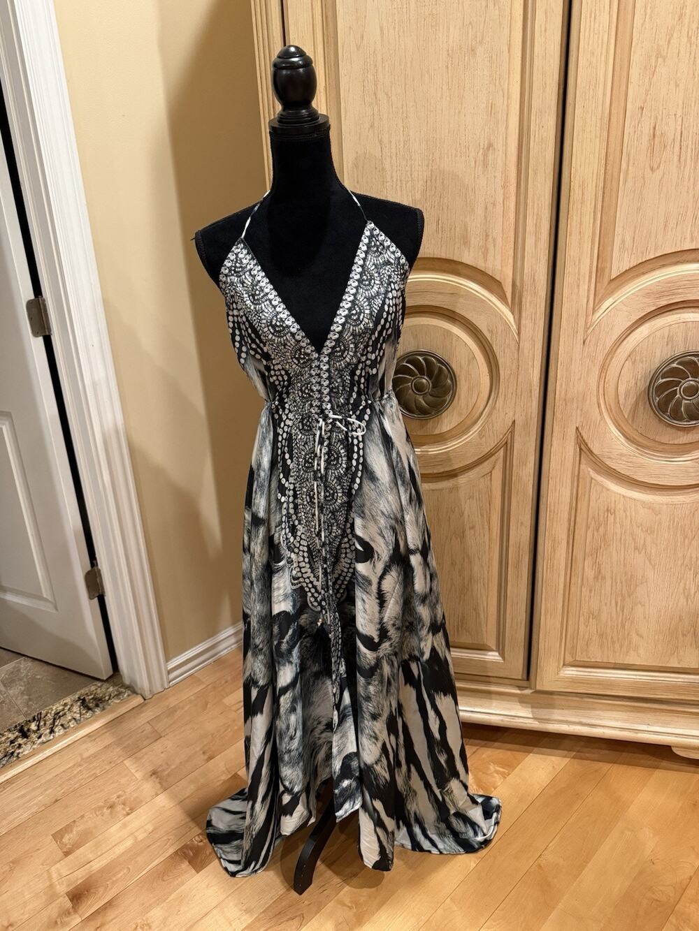 True Colours La Moda Zebra Queen Halter Resort Maxi Dress Sz L/XL NWT